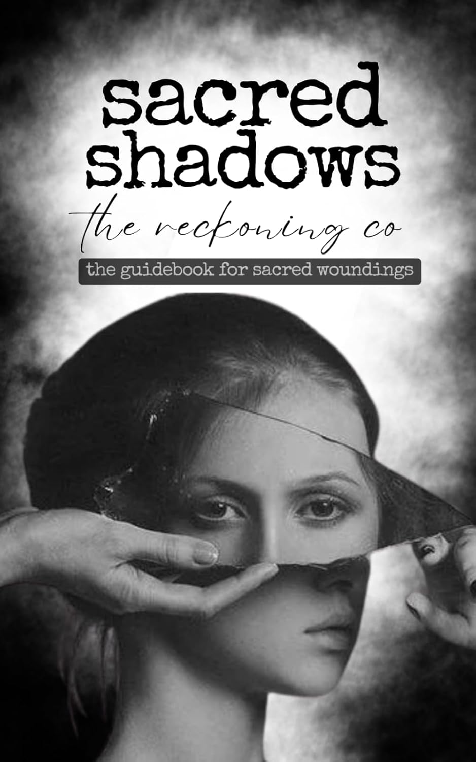 Sacred Shadows: Guía de Sanación para el Oráculo Sacred Woundings (The Reckoning Co Guidebooks)