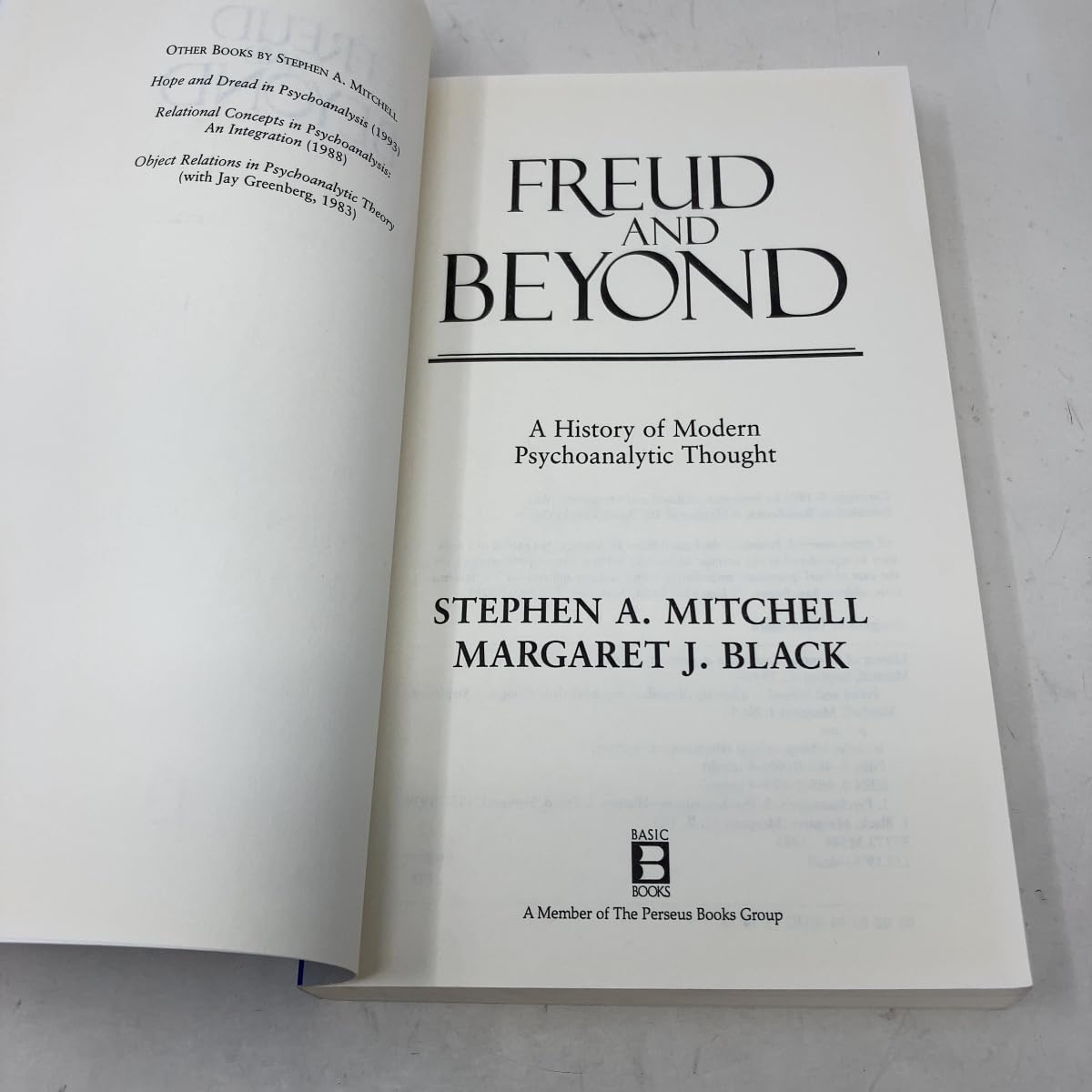 Freud y más allá: Una historia del pensamiento psicoanalítico moderno