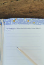 Escribir un diario durante tu embarazo: Devocionales y oraciones para cada semana del desarrollo de tu bebé