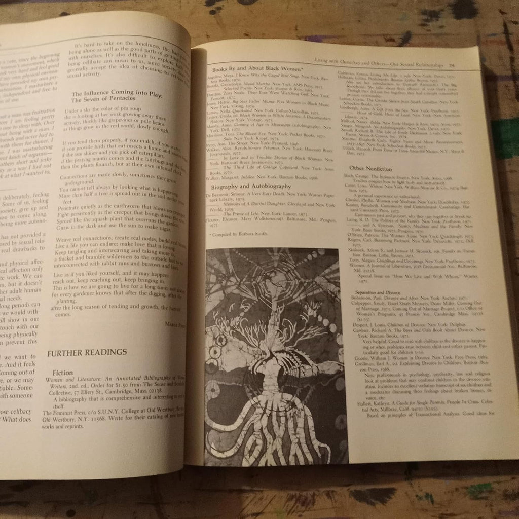 Nuestros cuerpos, nuestras vidas: Un libro de y para mujeres