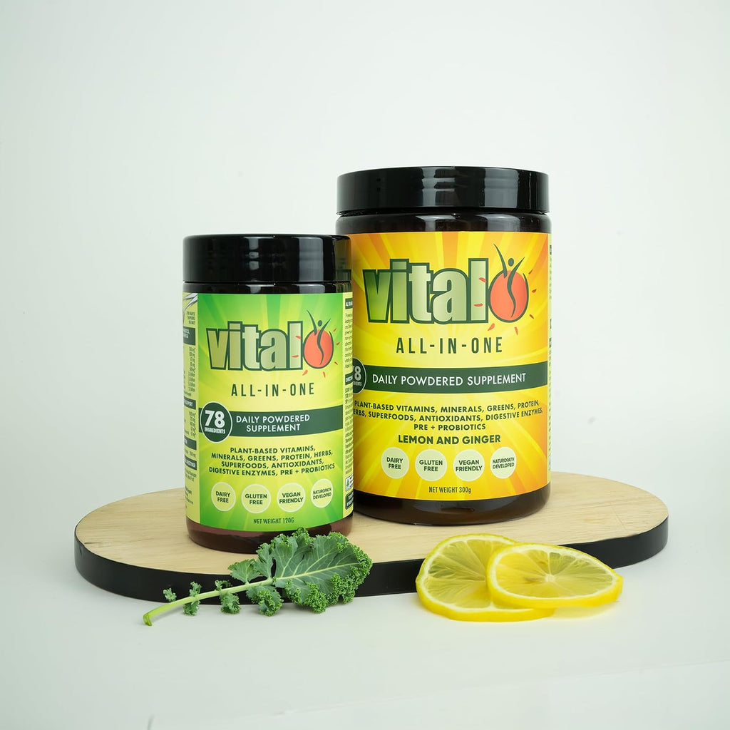 Vital All-in-One Daily Powdered Supplement - Super Greens Powder con Probióticos y Antioxidantes - Limón y Jengibre, 120 g