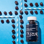 Particle Gominolas para el Cabello Hombre, Suplemento Vegano y Sin Gluten con Vitamina C, Biotina, Zinc y Vitamina B12, Apoyo Diario para el Cabello y Bienestar, Sabor Cereza, 60 Gominolas, 1 Mes