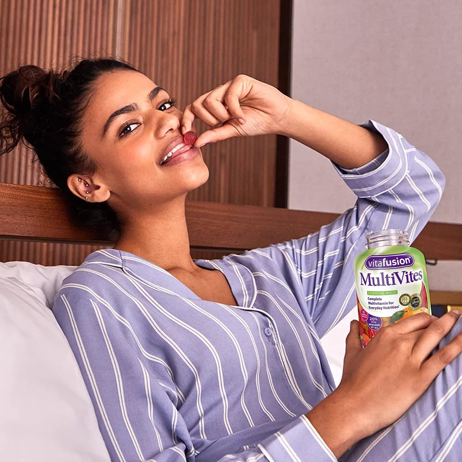 Vitafusion MultiVites Gomitas Multivitamínicas para Adultos Sabor Berry, Peach y Naranja - 150 uds, Paquete de 2