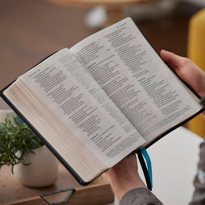 NKJV, Large Print Thinline Reference Bible, – Letra grande y cómoda: Gracias a la tecnología Comfort Print, la – Image 5