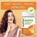 Nature's Key Biotin Gummies con Vitaminas C y E - Mantenimiento del Cabello, Piel y Uñas - Vegano - Sabor Naranja - 120 Gominolas