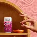 OLLY Ultra Strength Women's Multi Softgels - Multivitamínico diario para mujeres con Omega-3, Hierro y Vitaminas A, C, D, E, B12 - 60 cápsulas blandas