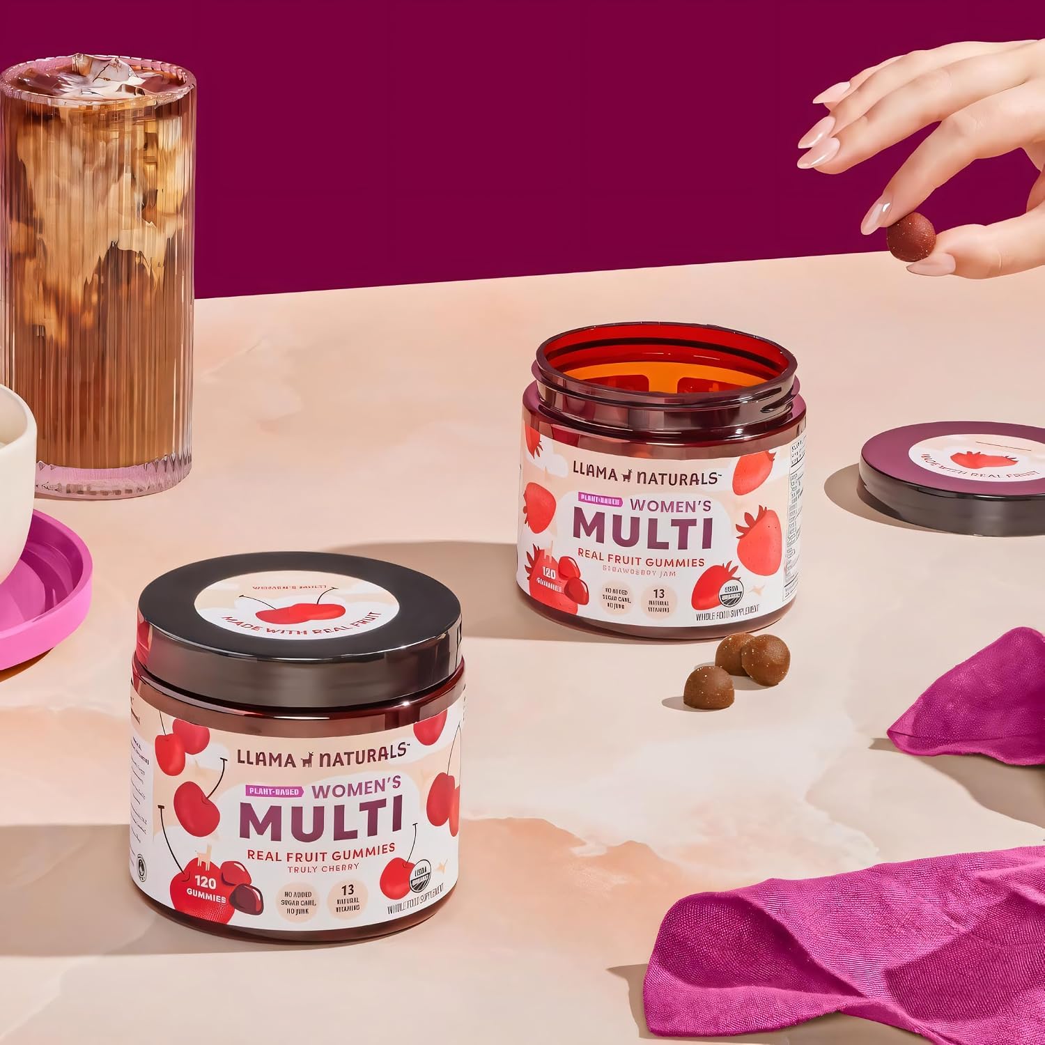 Llama Naturals Multivitamínico para Mujeres, Gominolas Veganas y Orgánicas con Vitaminas D, C y K, Gominolas de Fruta Real, Complemento Alimenticio, Sin Azúcar Añadido, Fresa, 120 Unidades