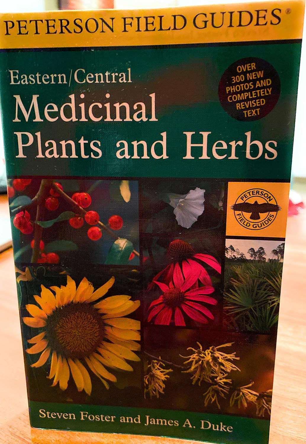 Guía de campo de plantas medicinales y hierbas del este y centro de Norteamérica (Peterson Field Guide)