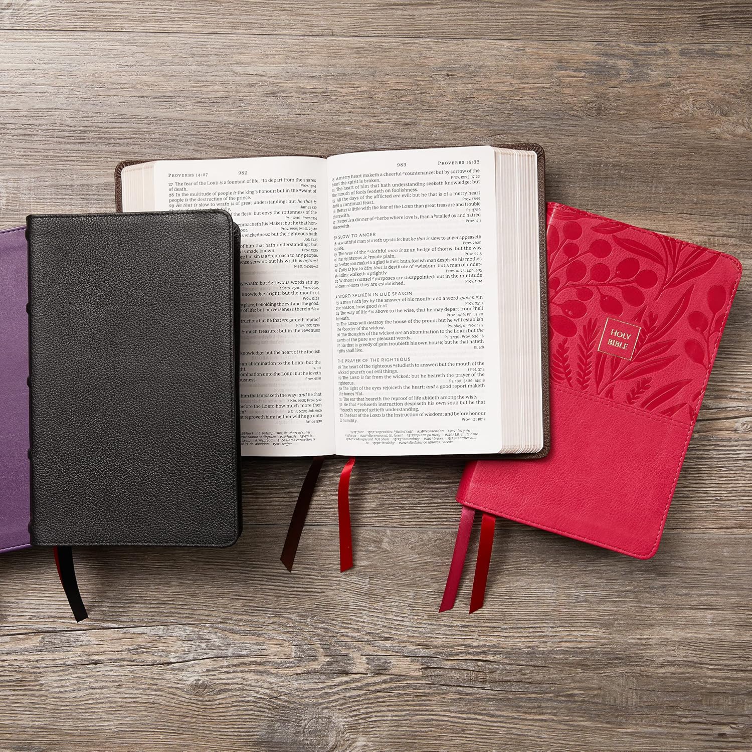 Biblia KJV: Letra Grande, Columna Simple, 43.000 Referencias Cruzadas al Final del Verso, Leathersoft Negro, Tamaño Personal, Letra Roja, Comfort Print