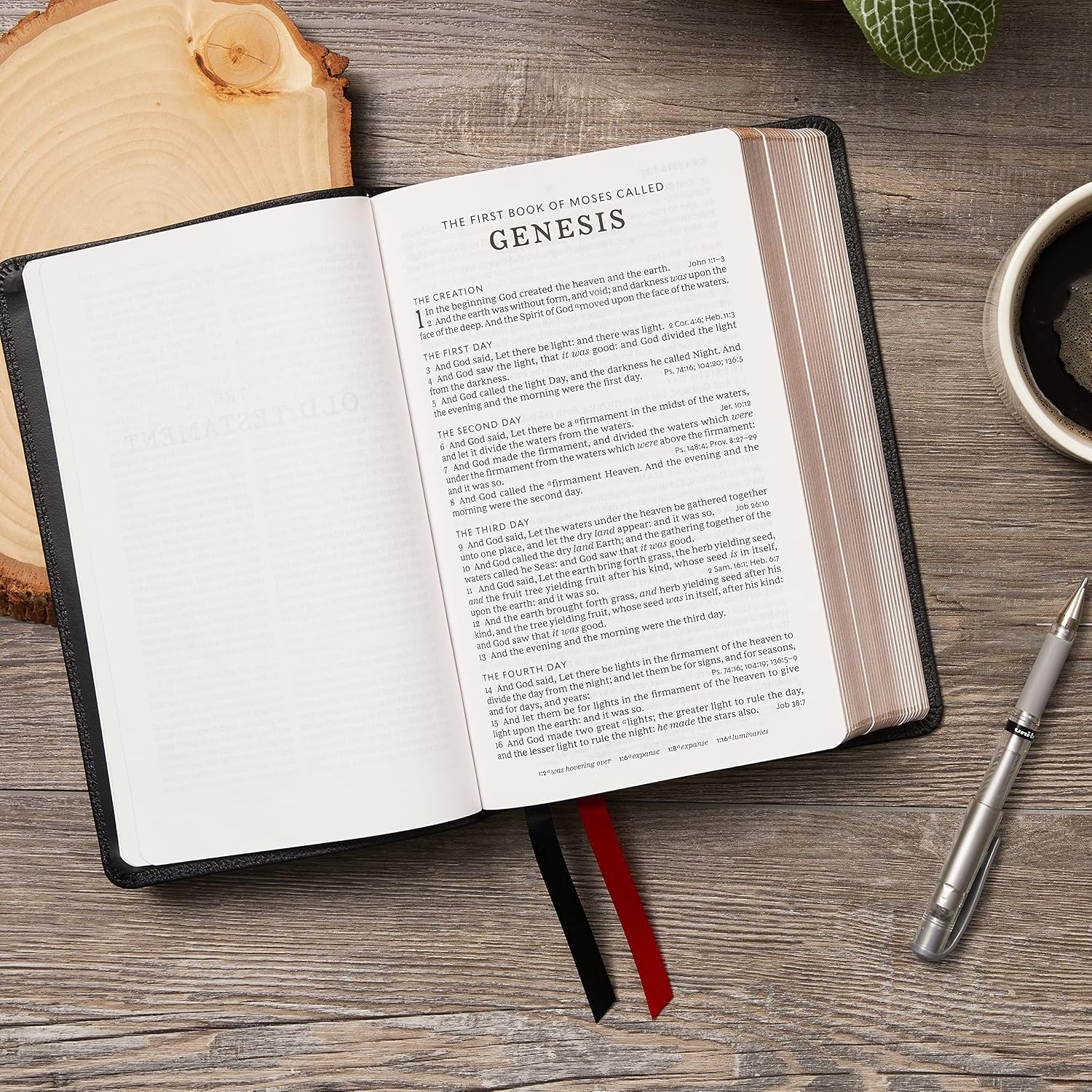 Biblia KJV: Letra Grande, Columna Simple, 43.000 Referencias Cruzadas al Final del Verso, Leathersoft Negro, Tamaño Personal, Letra Roja, Comfort Print